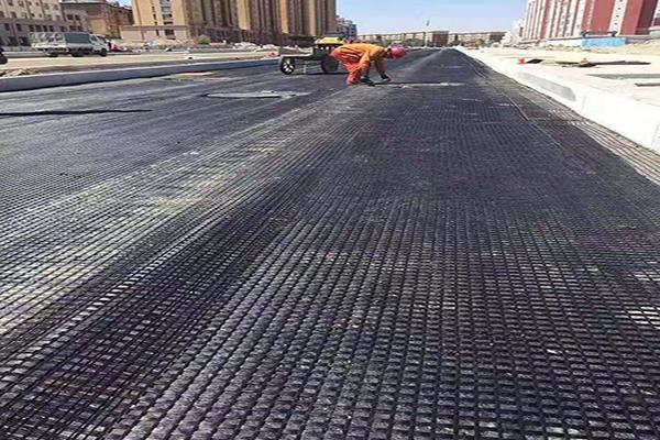 在高速公路施工中土工格柵應該怎么應用呢？  第1張