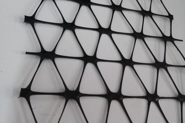 揭秘三向土工格柵復合墊的神奇威力 第1張