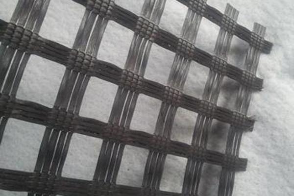 玻纖土工格柵性能解析:了解其特點(diǎn)與優(yōu)勢 第3張