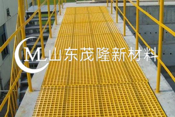 《儲(chǔ)運(yùn)分公司魯寧線曲阜管道項(xiàng)目》黃色格柵施工